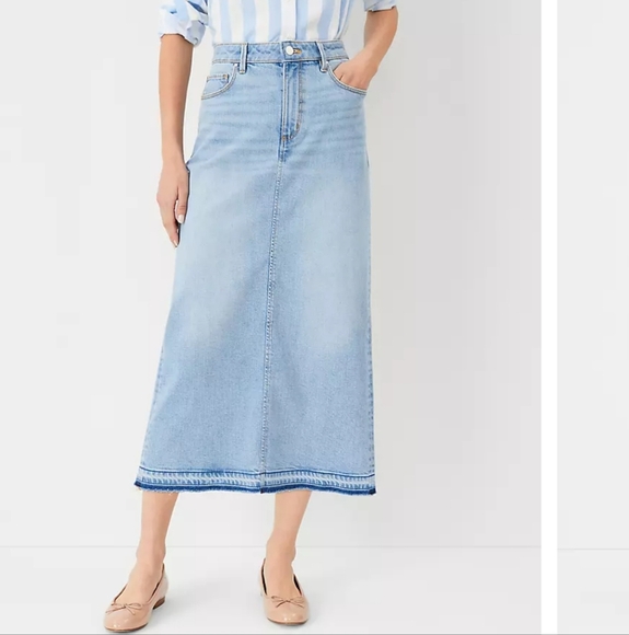 NWT Ann Taylor Weekend Unpicked Hem Denim Skirt in Light Wash Indigo 12 - Picture 4 of 11